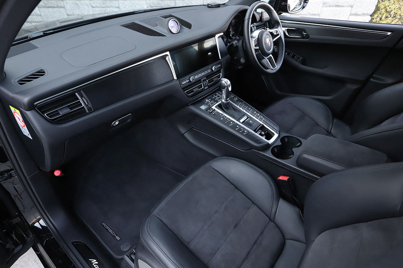 2020 Porsche MACAN null