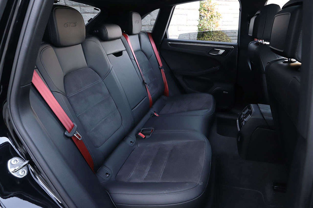 2020 Porsche MACAN null