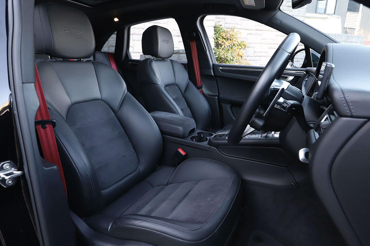 2020 Porsche MACAN null