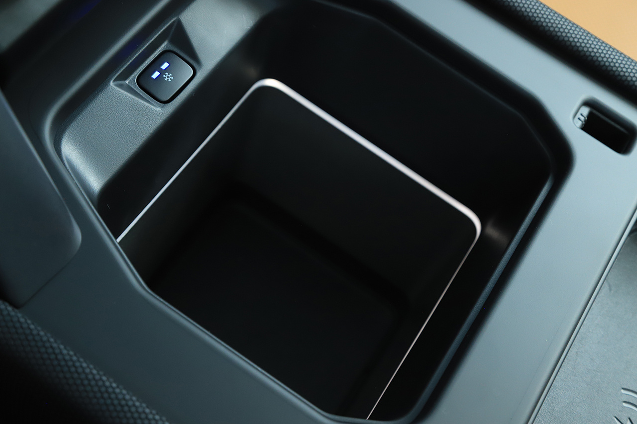 2024 Land Rover DEFENDER 