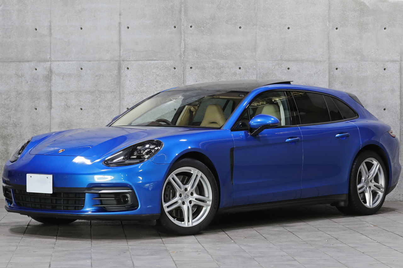 2019 Porsche PANAMERA null