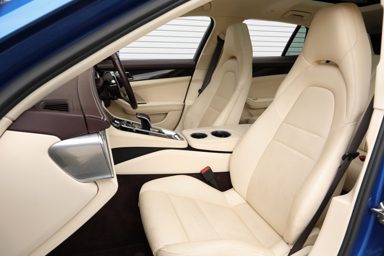 2019 Porsche PANAMERA null