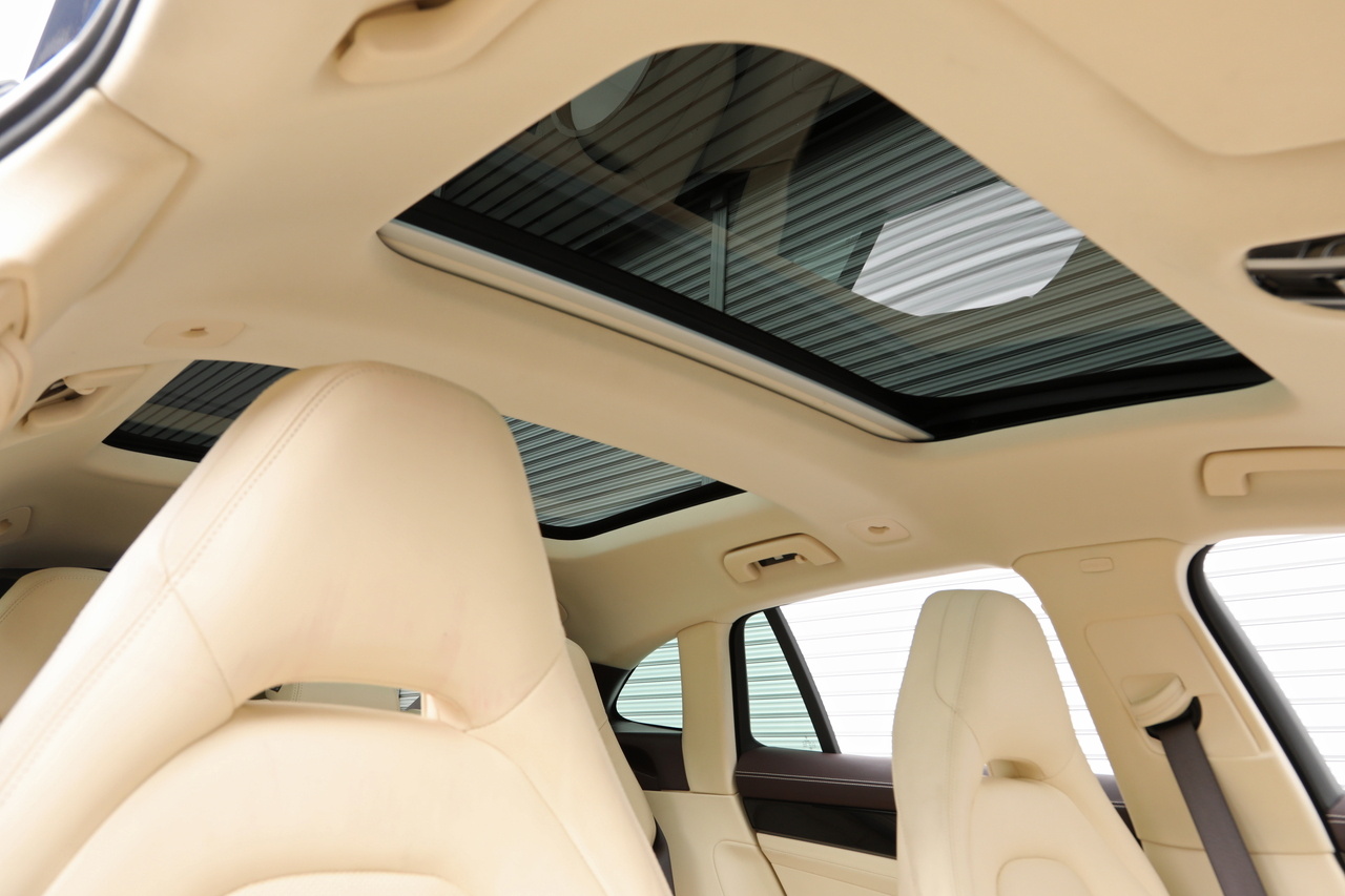 2019 Porsche PANAMERA null