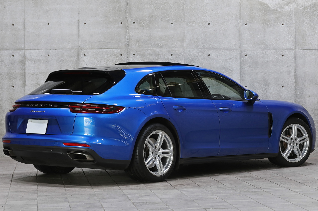 2019 Porsche PANAMERA null