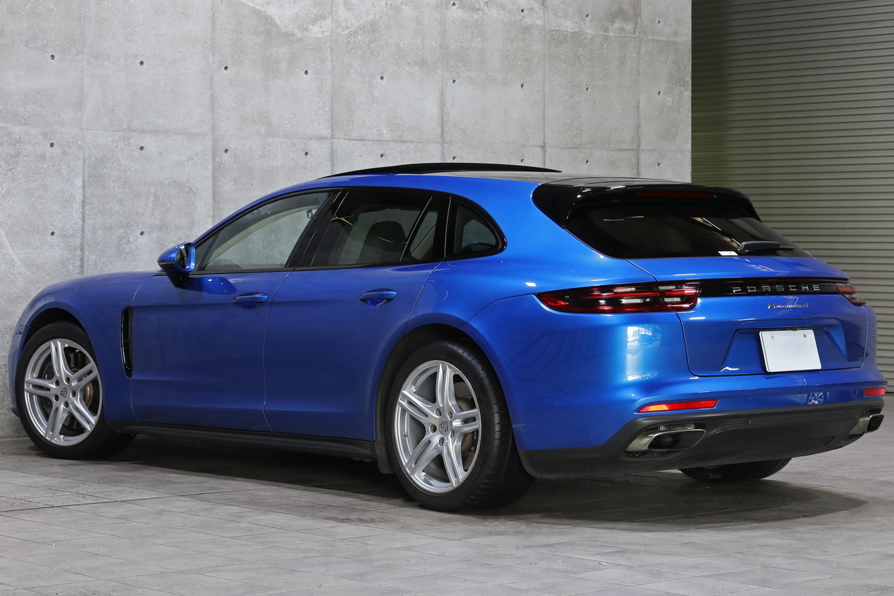 2019 Porsche PANAMERA null