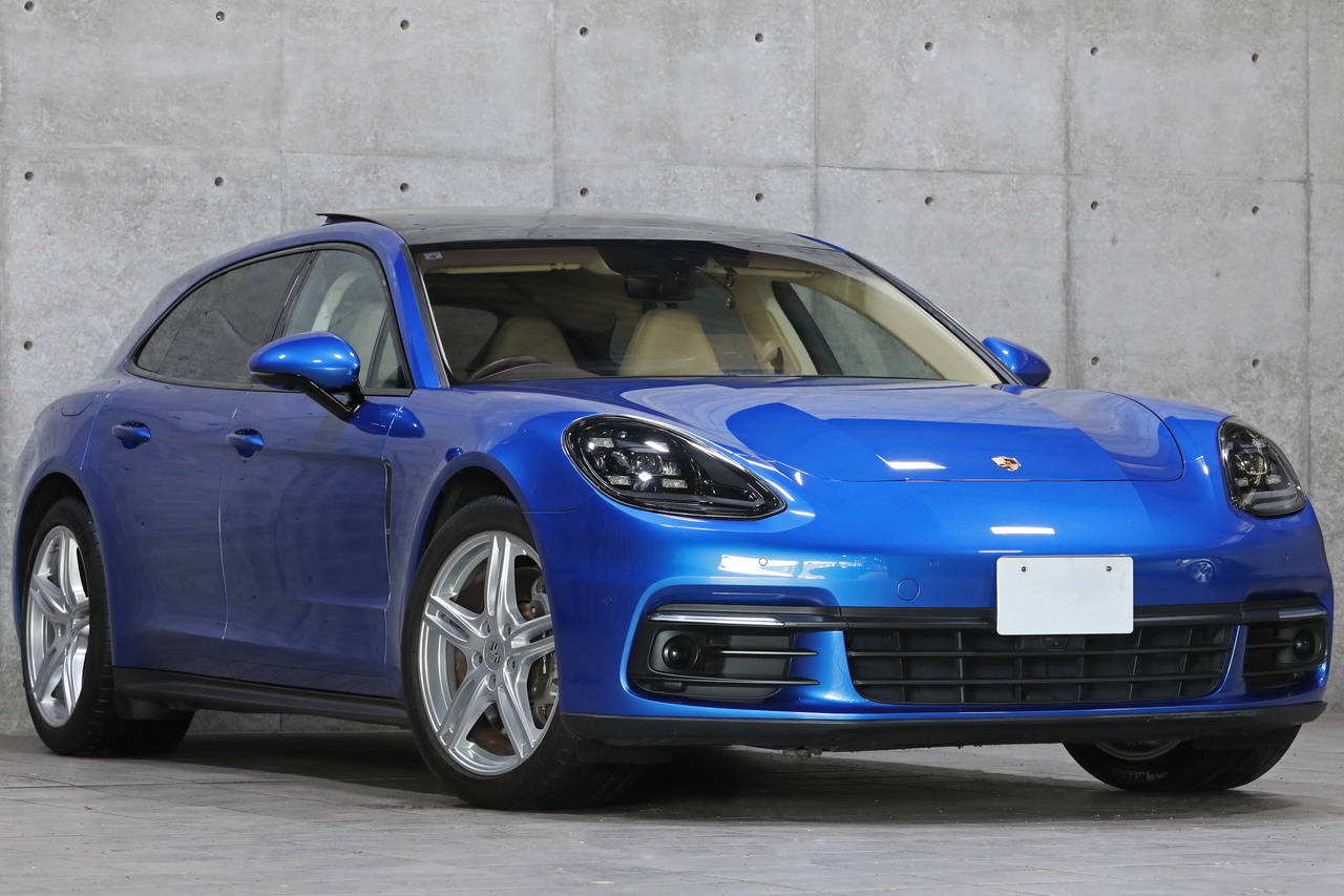 2019 Porsche PANAMERA null