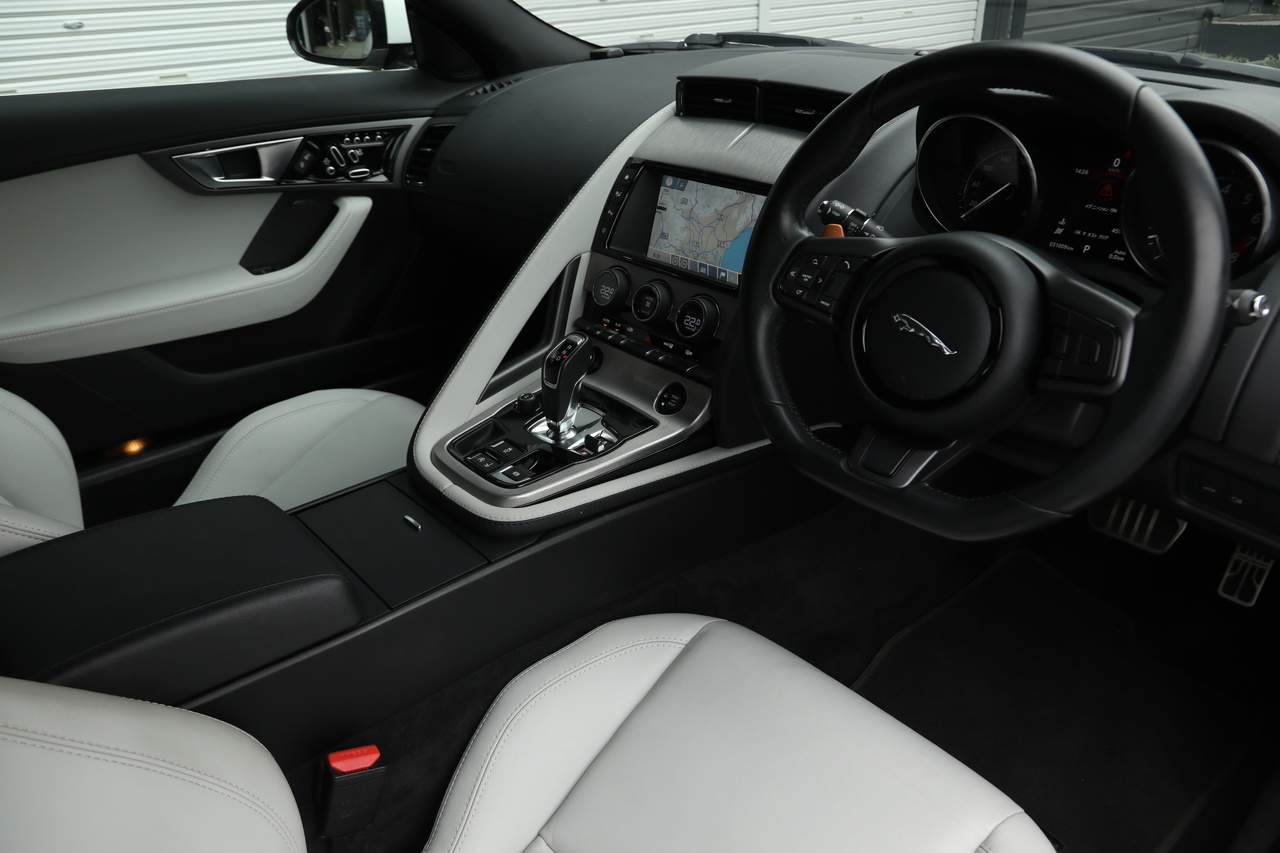 2016 Jaguar FTYPE null