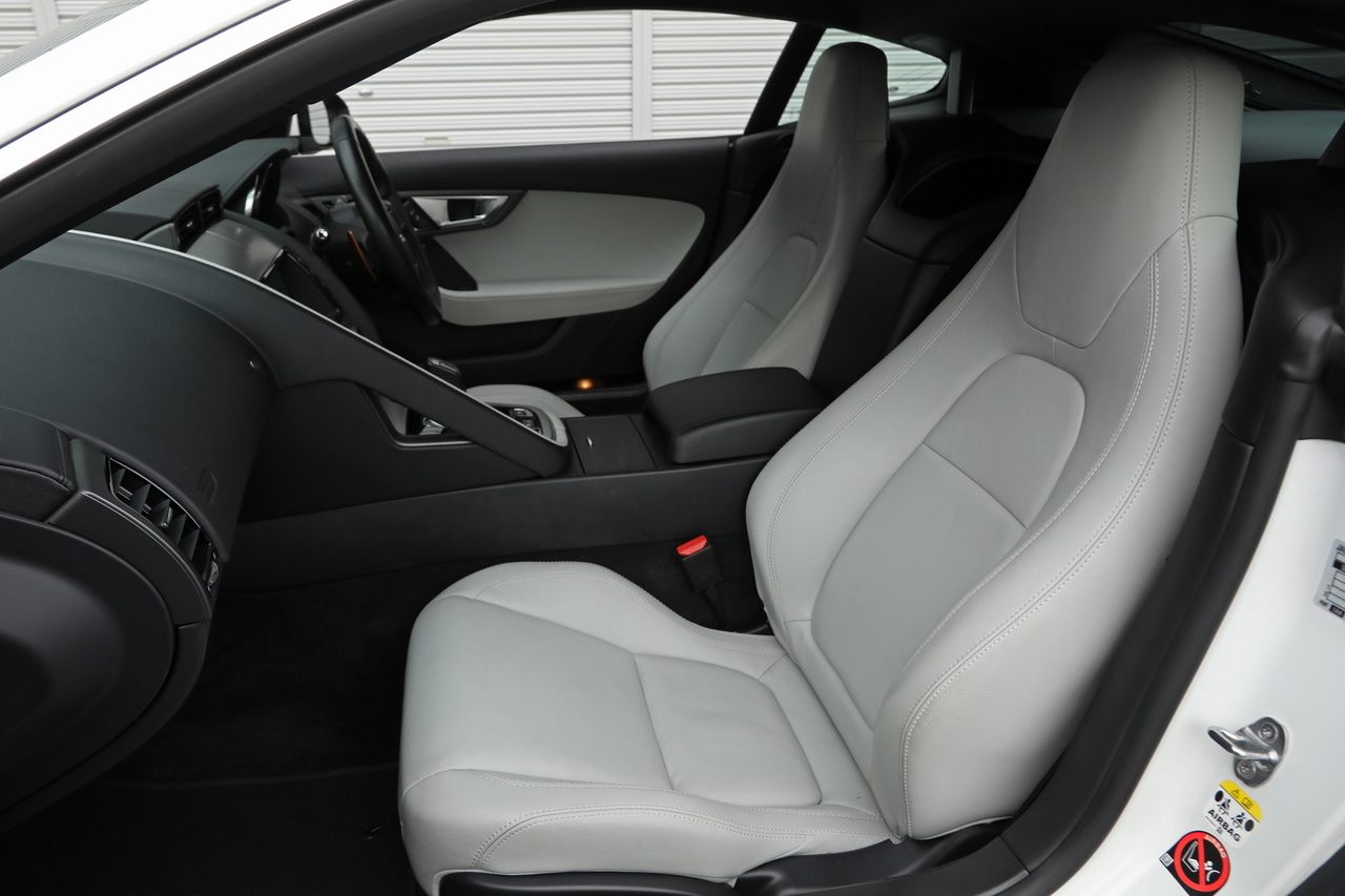 2016 Jaguar FTYPE null