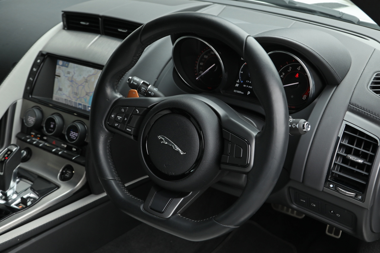 2016 Jaguar FTYPE null