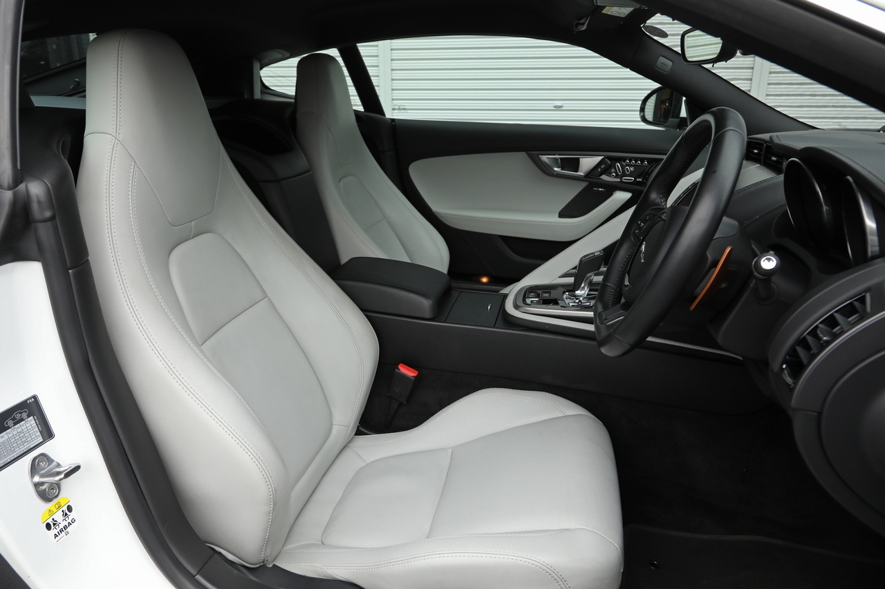 2016 Jaguar FTYPE null