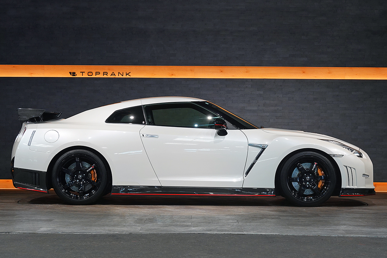 2015 Nissan GT-R R35 GT-R NISMO, MY15, Optional Titanium Muffler, Factory Carbon Fiber Recaro Seats