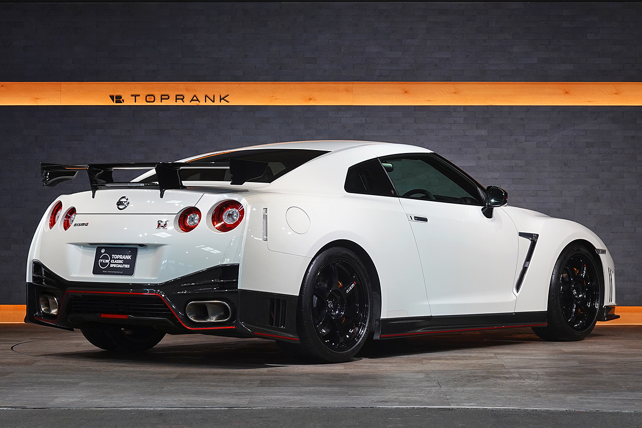 2015 Nissan GT-R R35 GT-R NISMO, MY15, Optional Titanium Muffler, Factory Carbon Fiber Recaro Seats