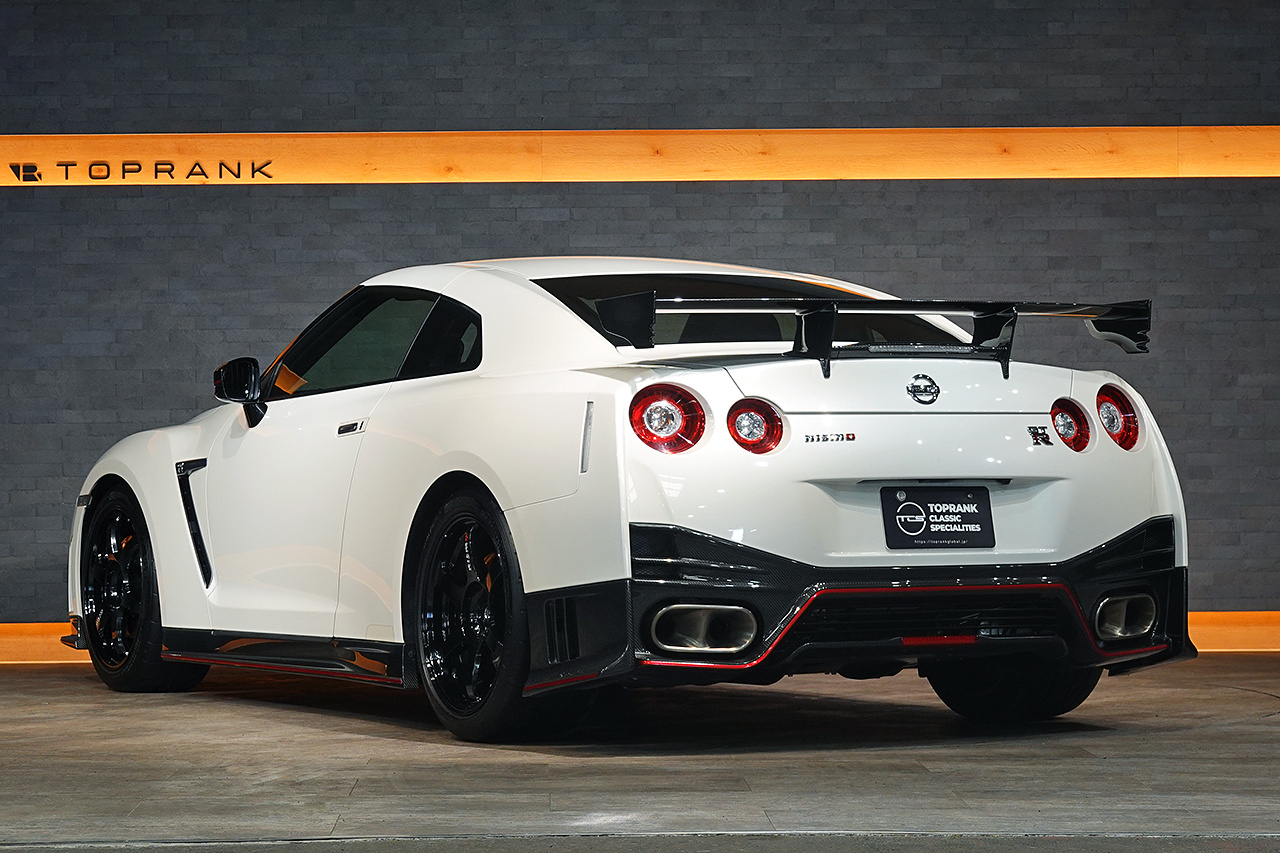 2015 Nissan GT-R R35 GT-R NISMO, MY15, Optional Titanium Muffler, Factory Carbon Fiber Recaro Seats