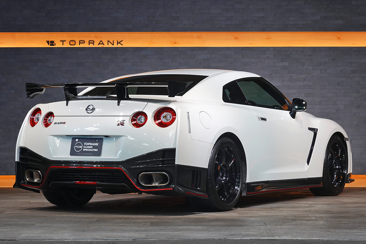 2015 Nissan GT-R R35 GT-R NISMO, MY15, Optional Titanium Muffler, Factory Carbon Fiber Recaro Seats