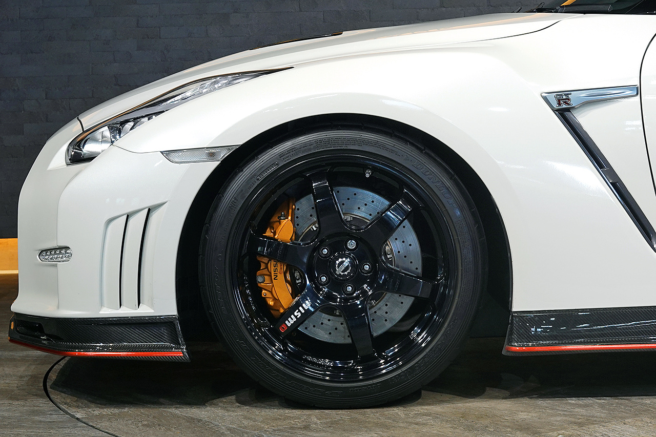 2015 Nissan GT-R R35 GT-R NISMO, MY15, Optional Titanium Muffler, Factory Carbon Fiber Recaro Seats