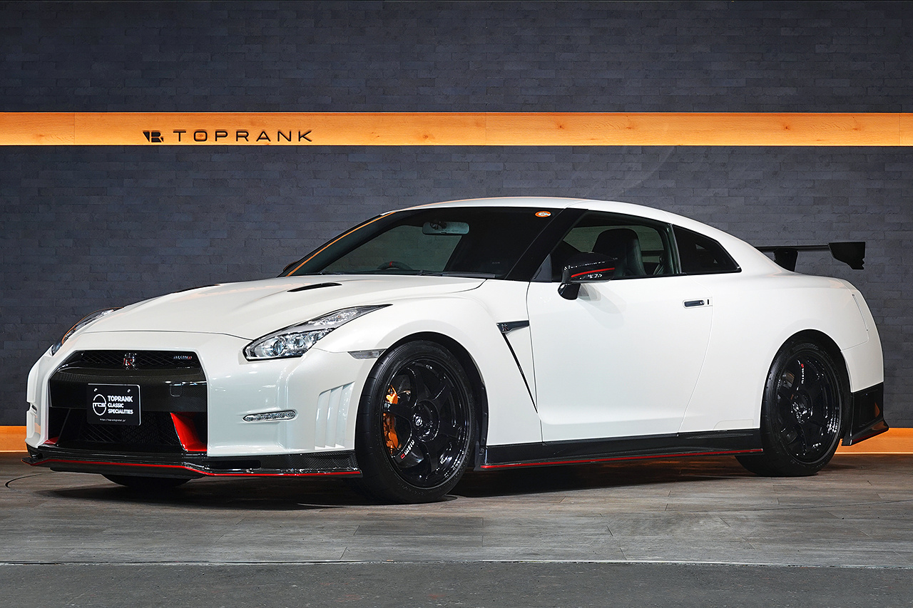 2015 Nissan GT-R R35 GT-R NISMO, MY15, Optional Titanium Muffler, Factory Carbon Fiber Recaro Seats