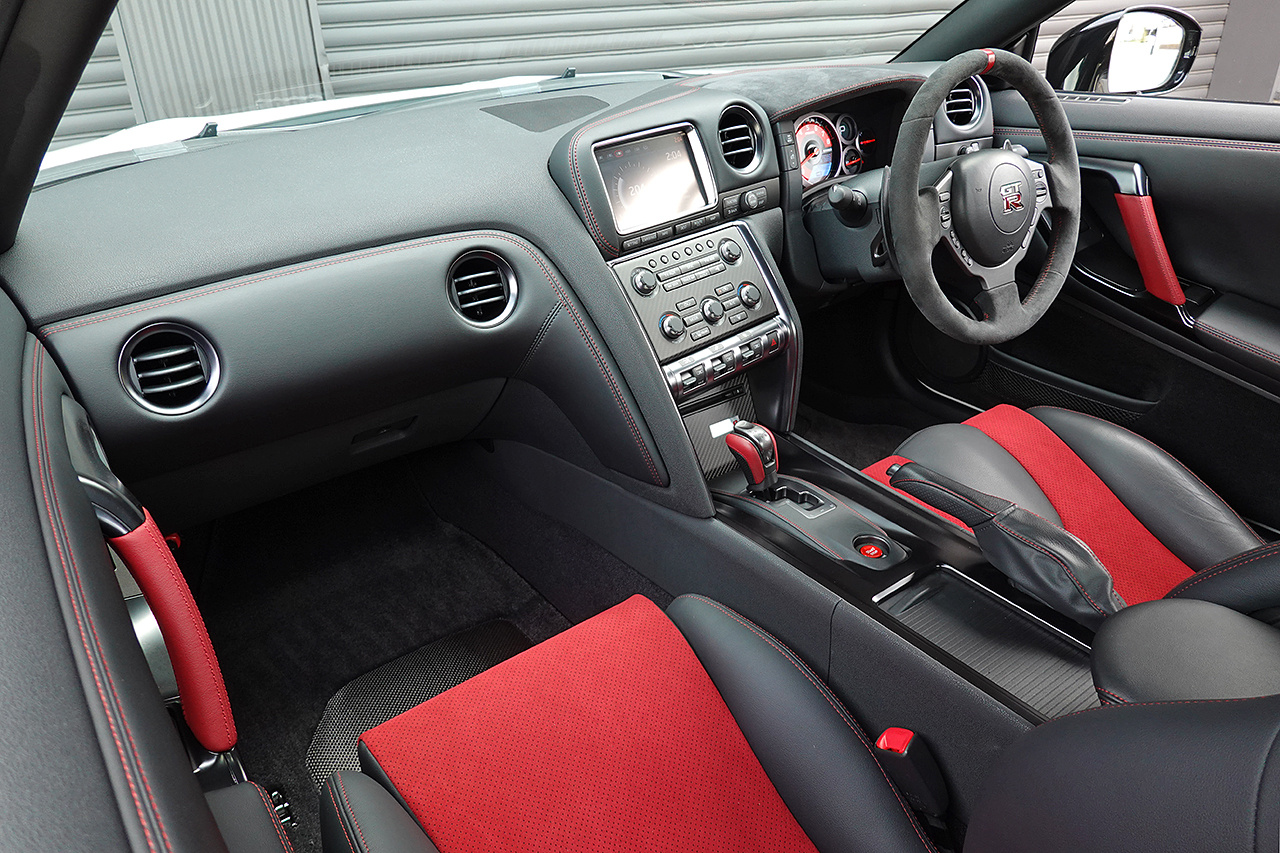 2015 Nissan GT-R R35 GT-R NISMO, MY15, Optional Titanium Muffler, Factory Carbon Fiber Recaro Seats