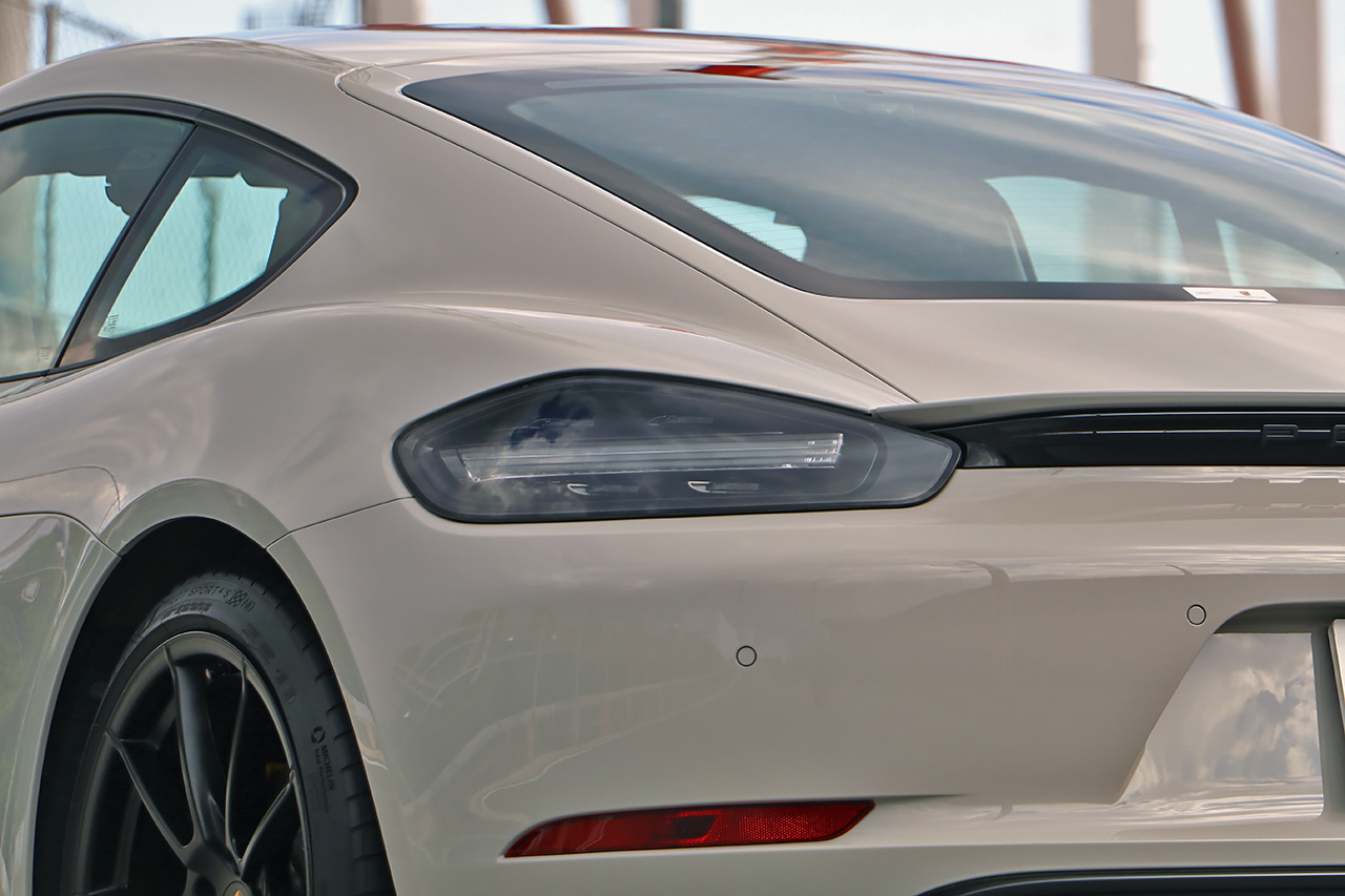 2021 Porsche 718 CAYMAN null