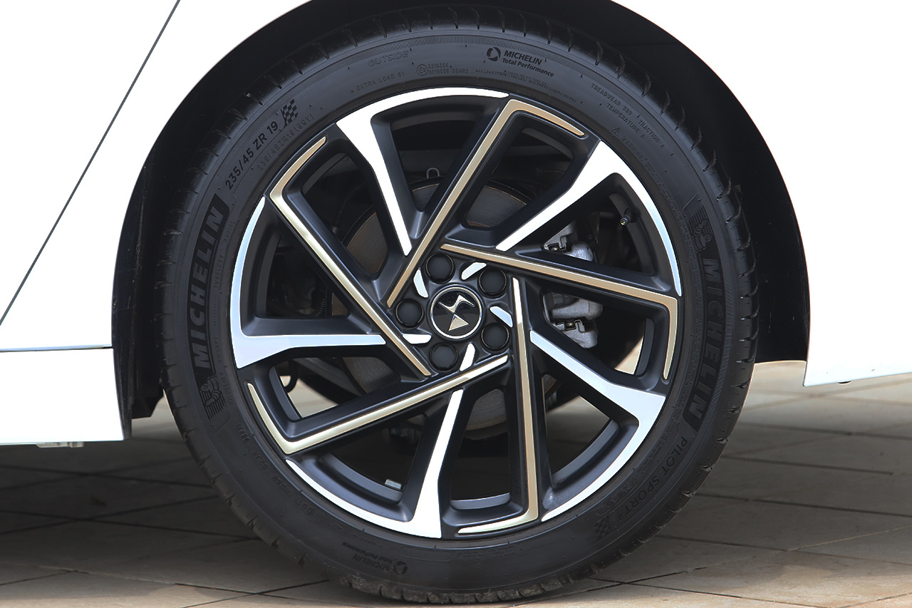 2024 DS AUTOMOBILES DS9 null