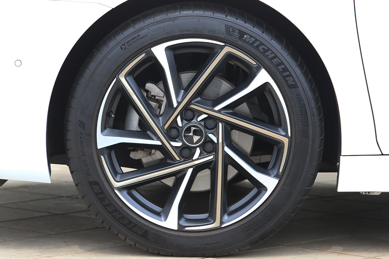 2024 DS AUTOMOBILES DS9 null
