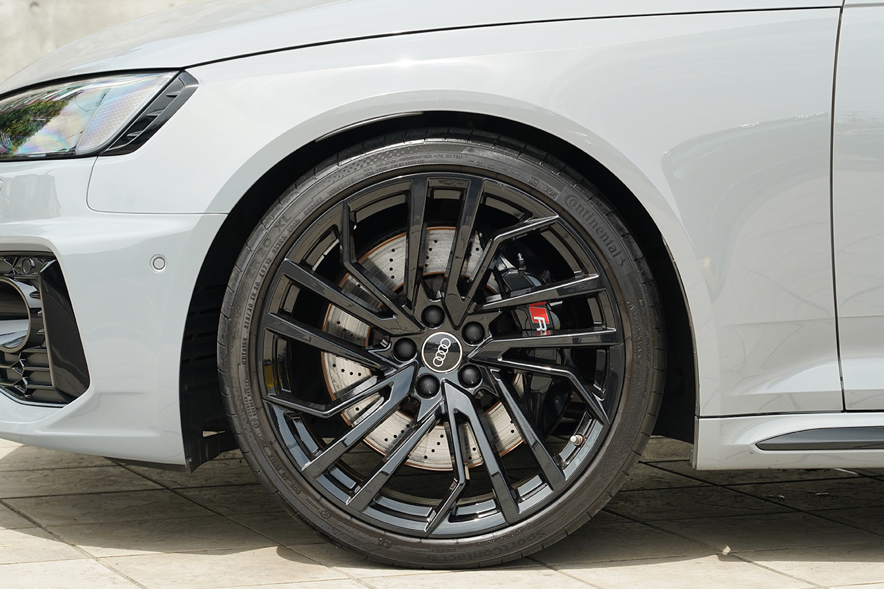 2023 Audi RS4 AVANT 
