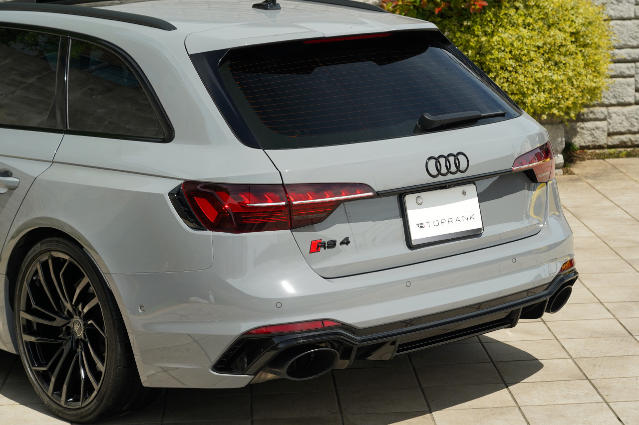 2023 Audi RS4 AVANT 