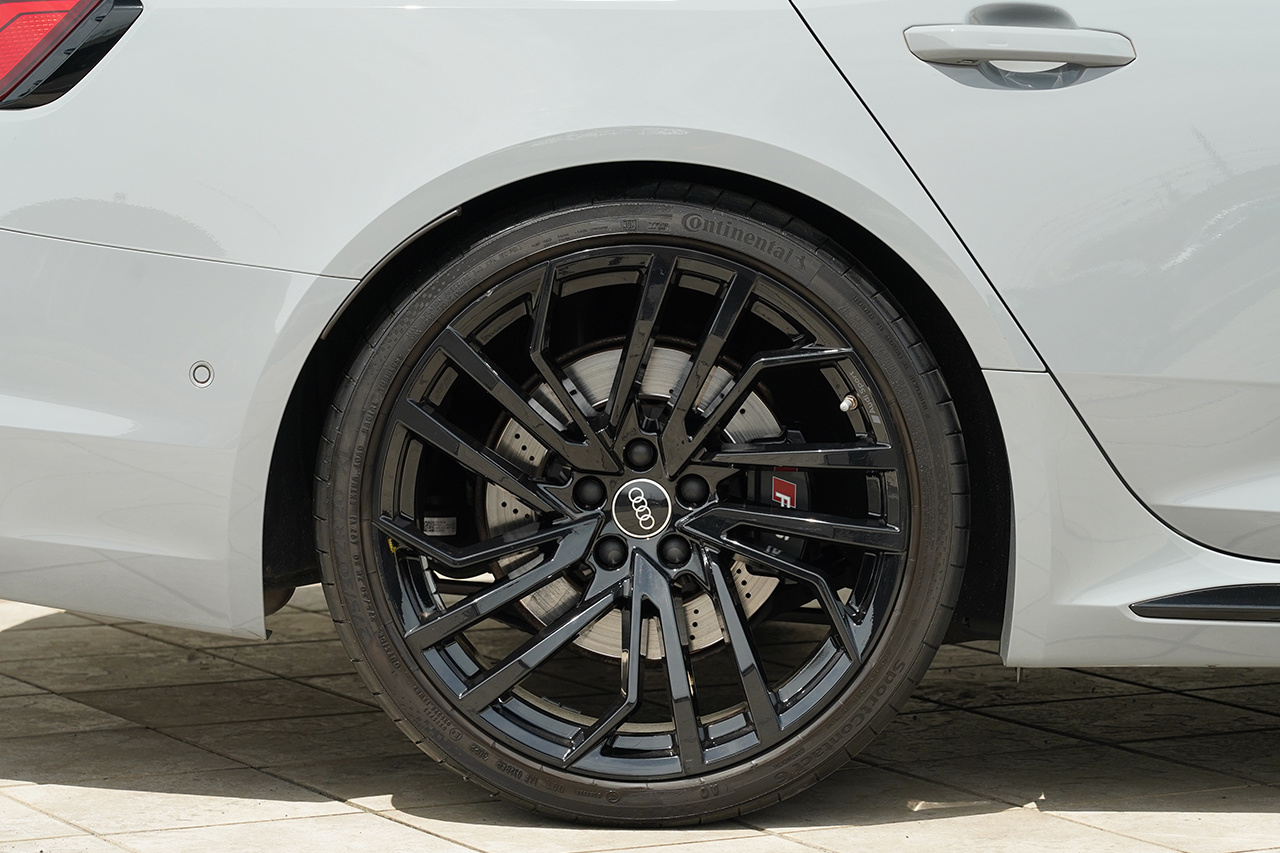 2023 Audi RS4 AVANT 