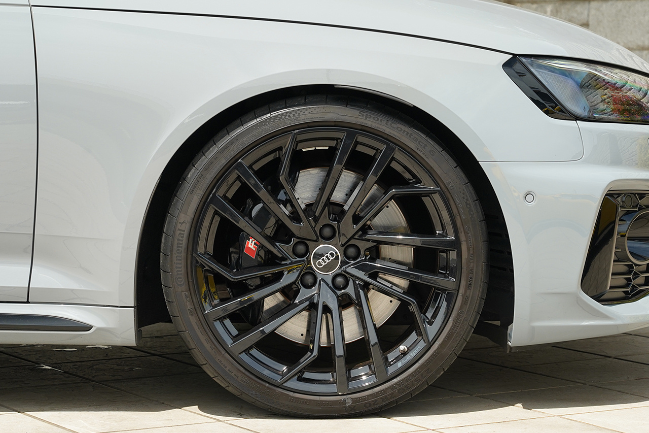 2023 Audi RS4 AVANT 