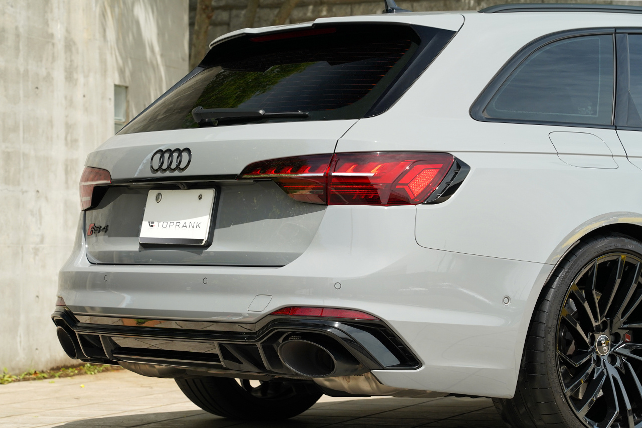 2023 Audi RS4 AVANT 
