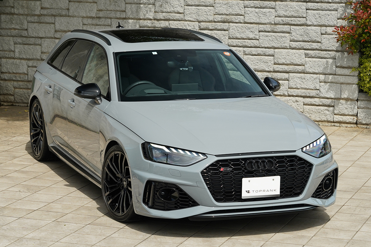 2023 Audi RS4 AVANT 