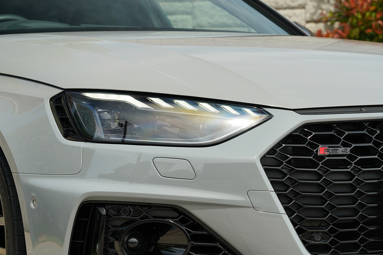 2023 Audi RS4 AVANT 
