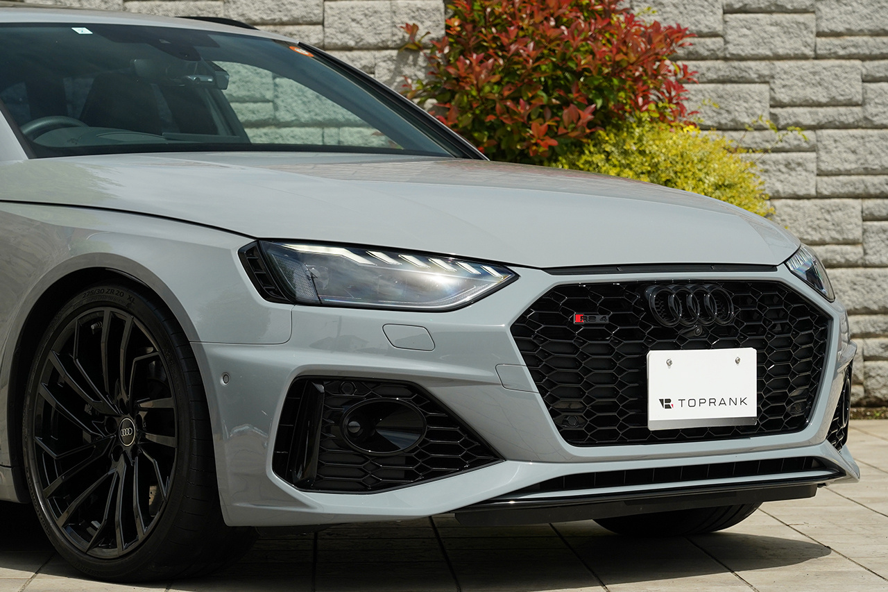 2023 Audi RS4 AVANT 