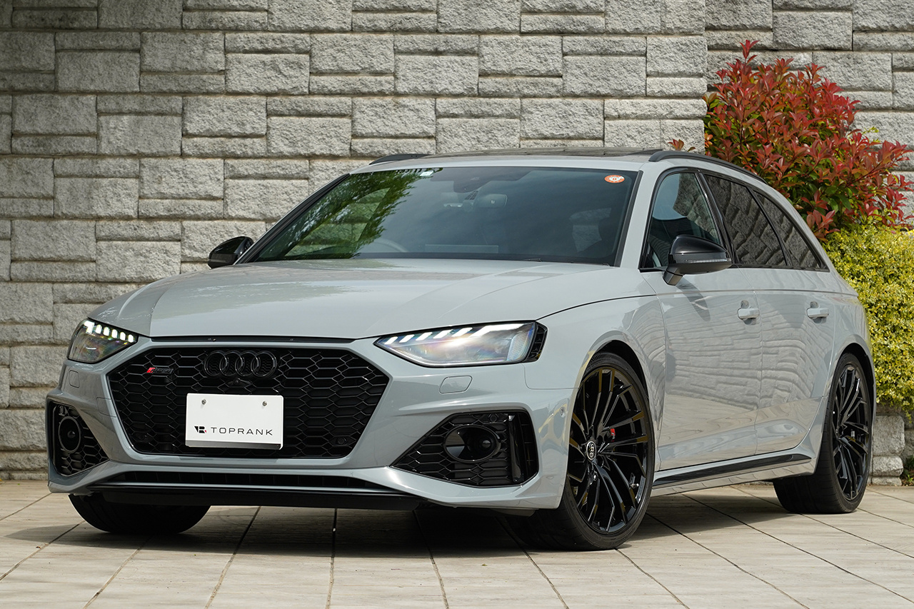 2023 Audi RS4 AVANT 