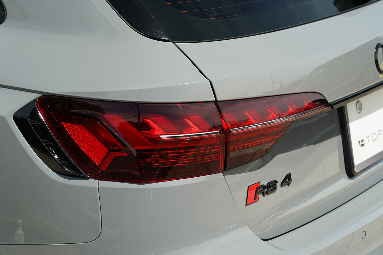 2023 Audi RS4 AVANT 
