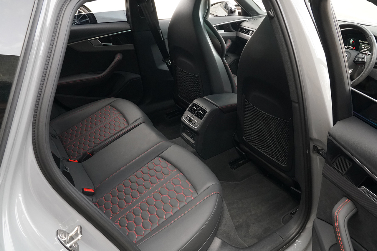 2023 Audi RS4 AVANT 