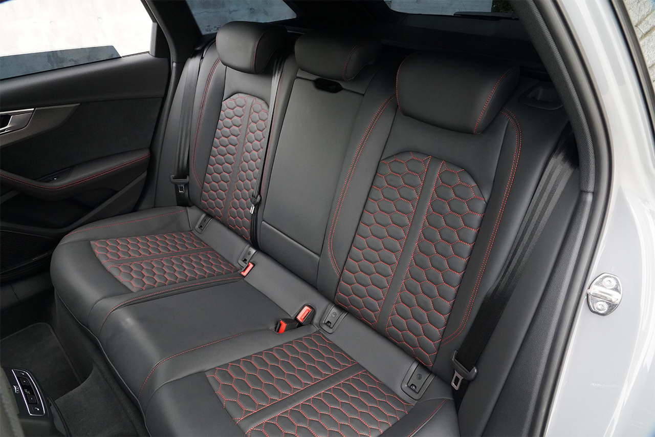 2023 Audi RS4 AVANT 