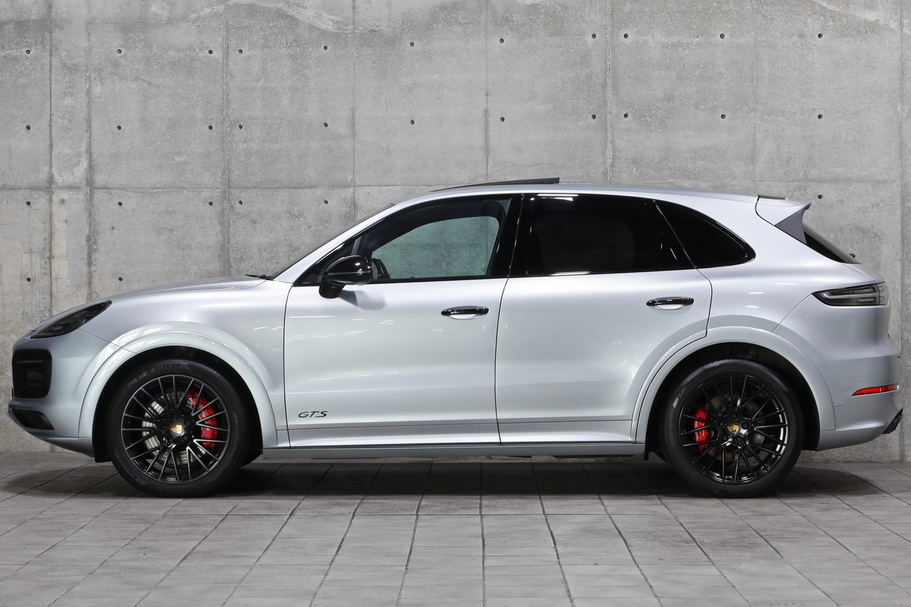 2021 Porsche CAYENNE null