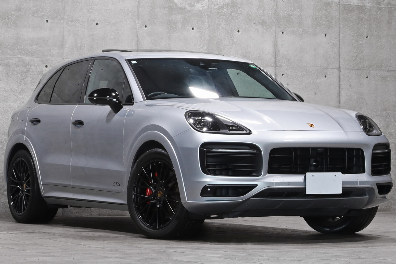 2021 Porsche CAYENNE null