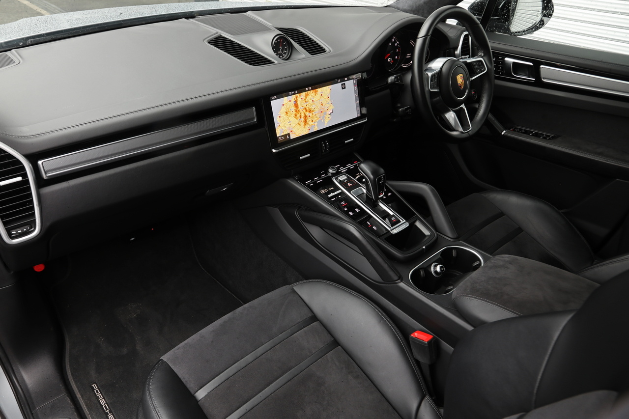 2021 Porsche CAYENNE null