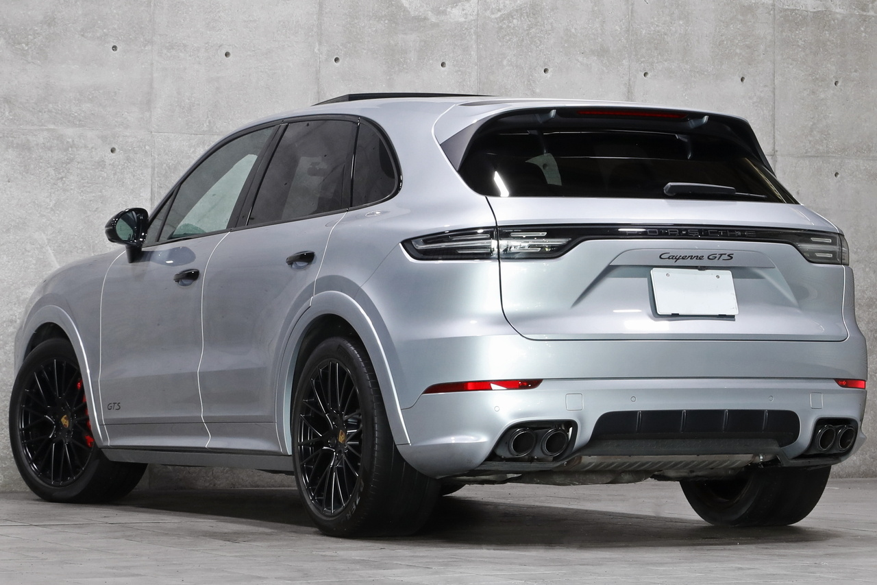2021 Porsche CAYENNE null