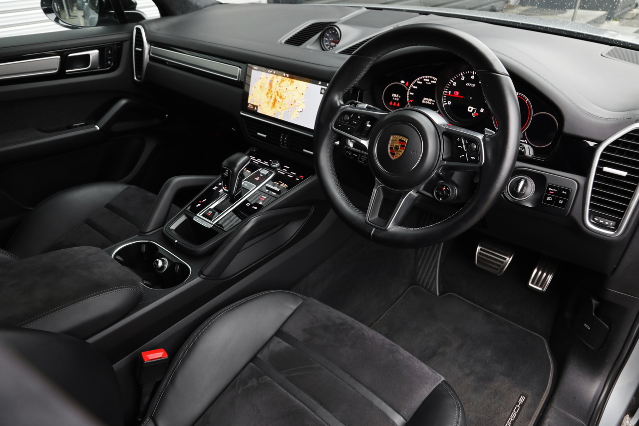 2021 Porsche CAYENNE null