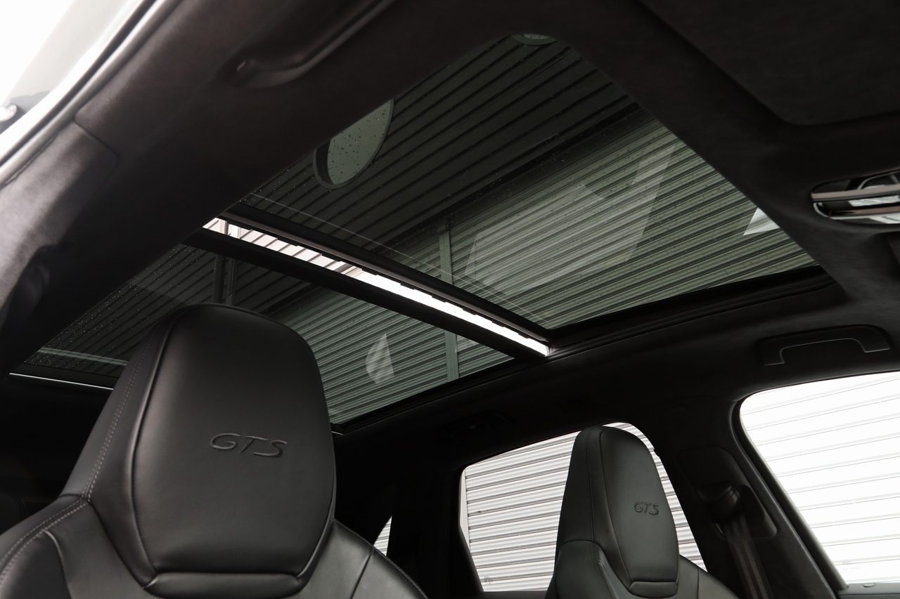 2021 Porsche CAYENNE null