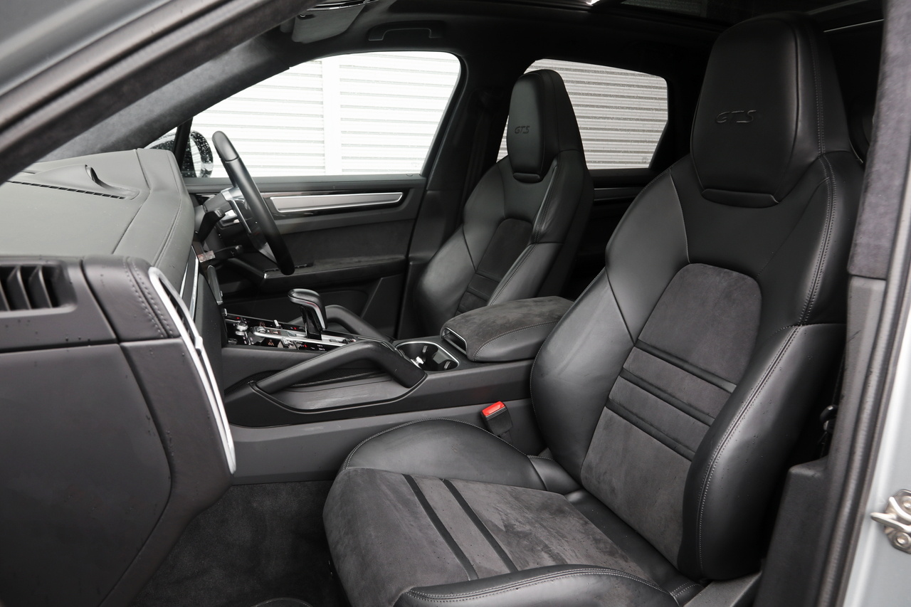 2021 Porsche CAYENNE null