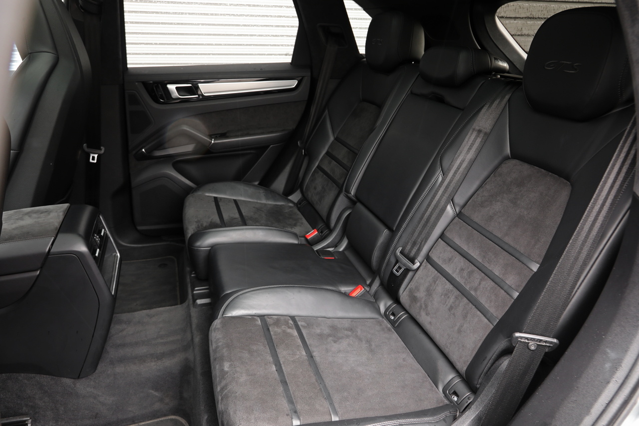 2021 Porsche CAYENNE null