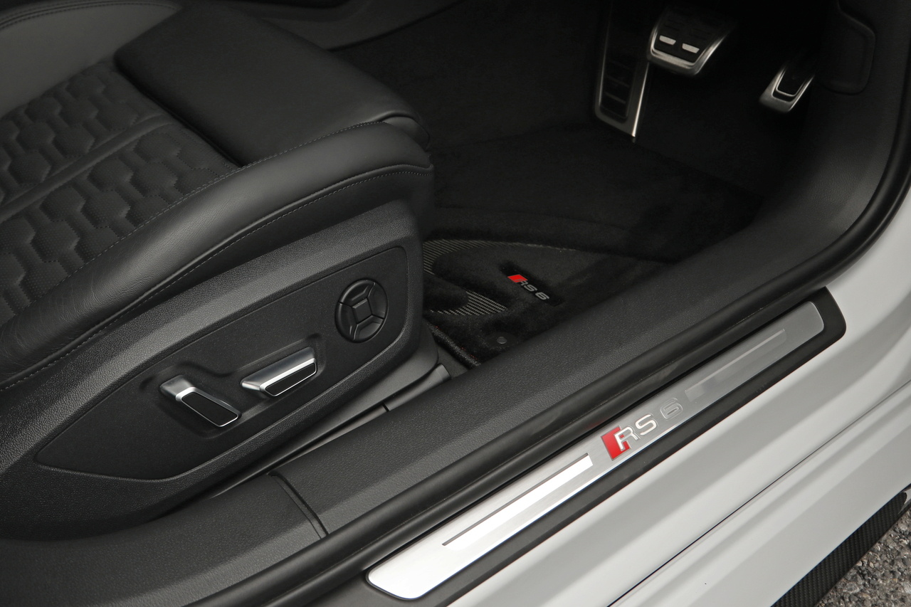 2024 Audi RS6 AVANT null
