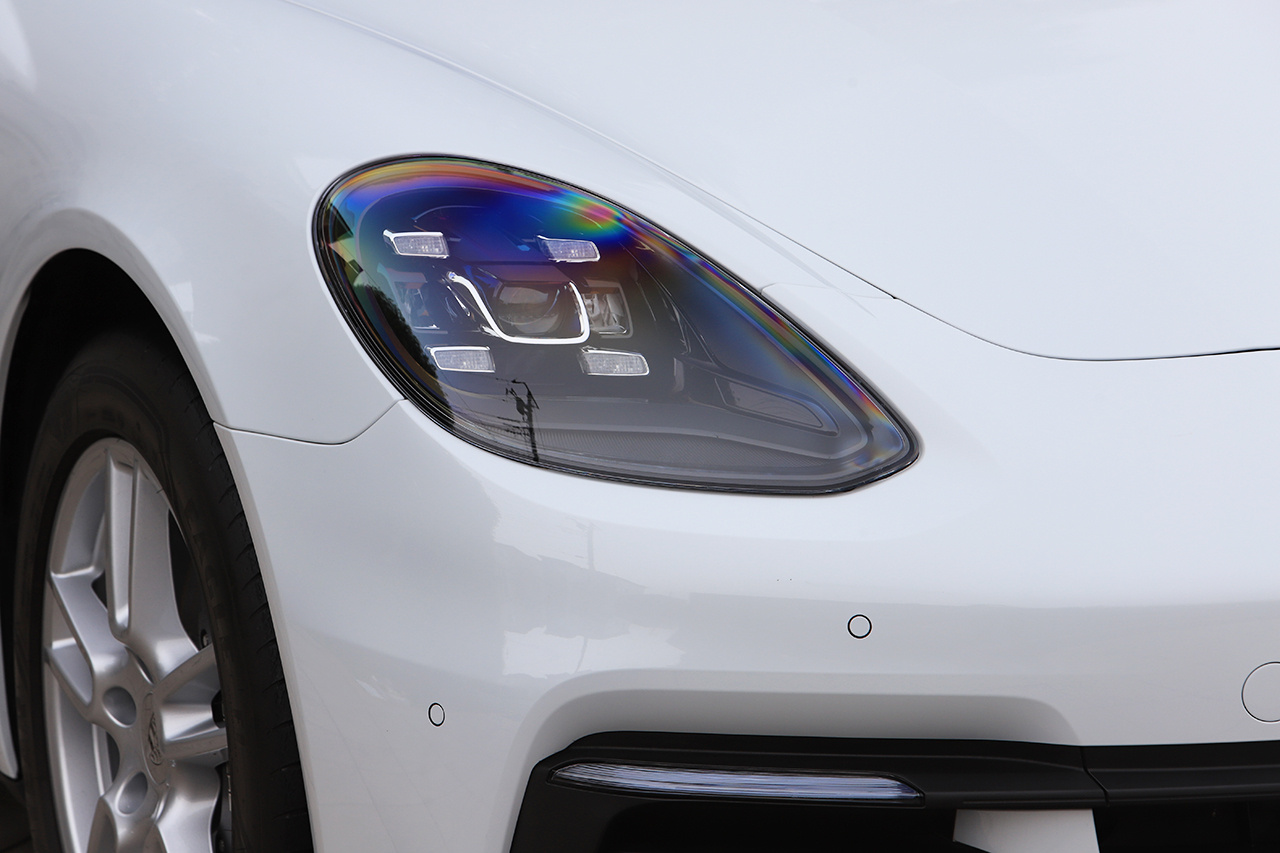 2018 Porsche PANAMERA 