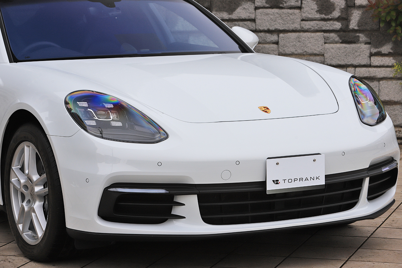 2018 Porsche PANAMERA 