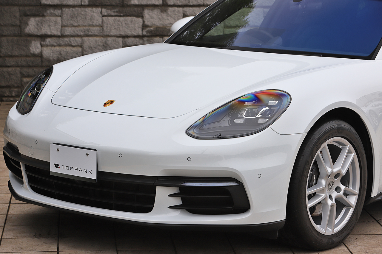 2018 Porsche PANAMERA 