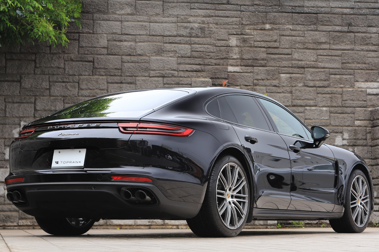 2020 Porsche PANAMERA 