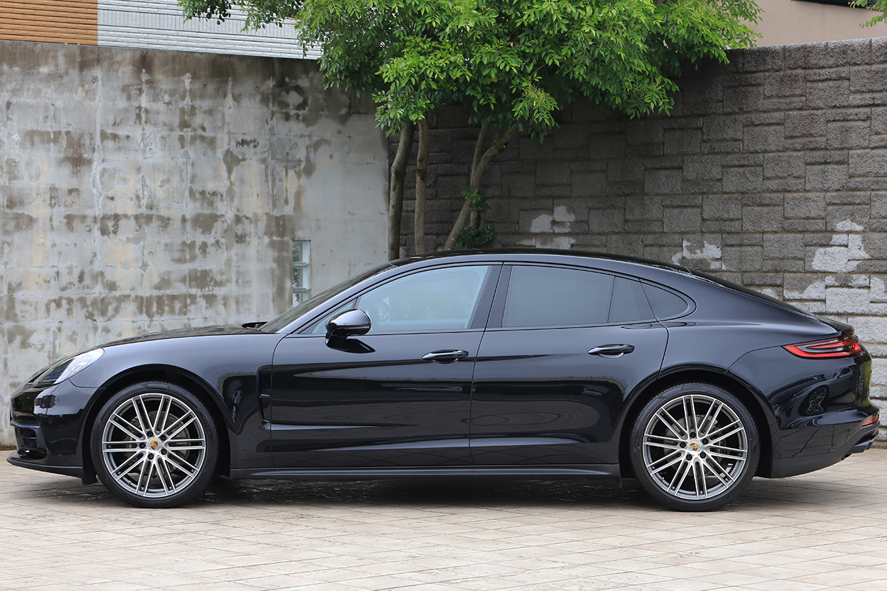 2020 Porsche PANAMERA 